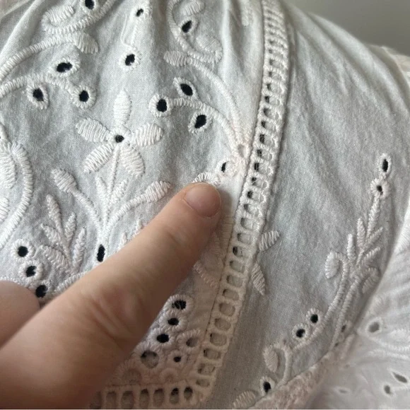 Elegant White Eyelet Lace Women's Top - M - Picture 6 of 6